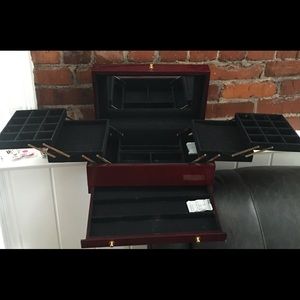 Lori Greiner anti-tarnish tiered jewelry box